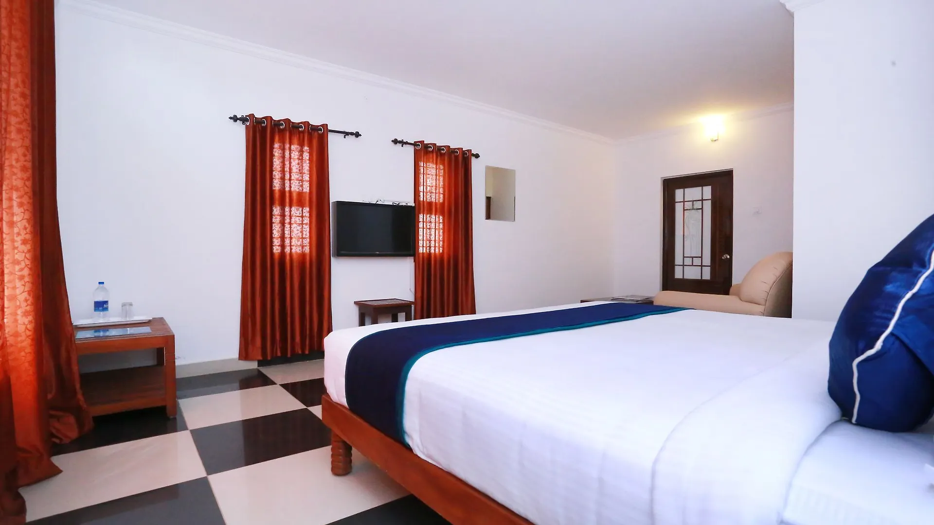 Oyo 10783 Hotel River Moon 提喀迪