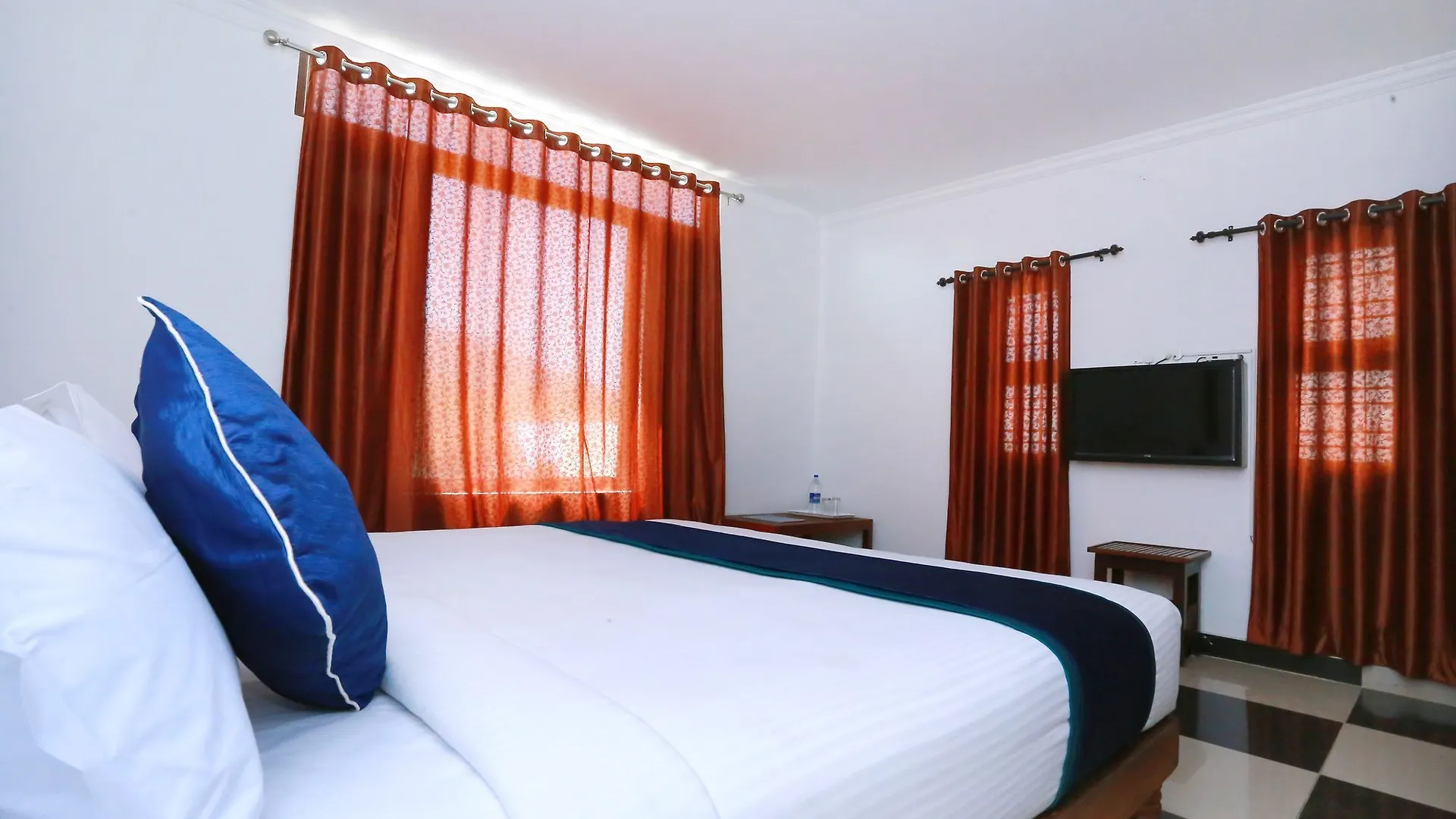 Oyo 10783 Hotel River Moon 提喀迪 3*,  印度